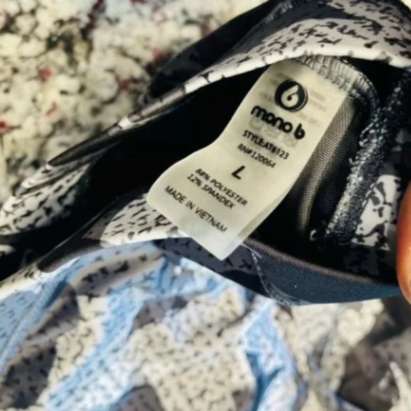 NWT MONO B Sports Bra Abstract Camo Black/Gray/White SIZES MEDIUM & LARGE - Picture 12 of 15